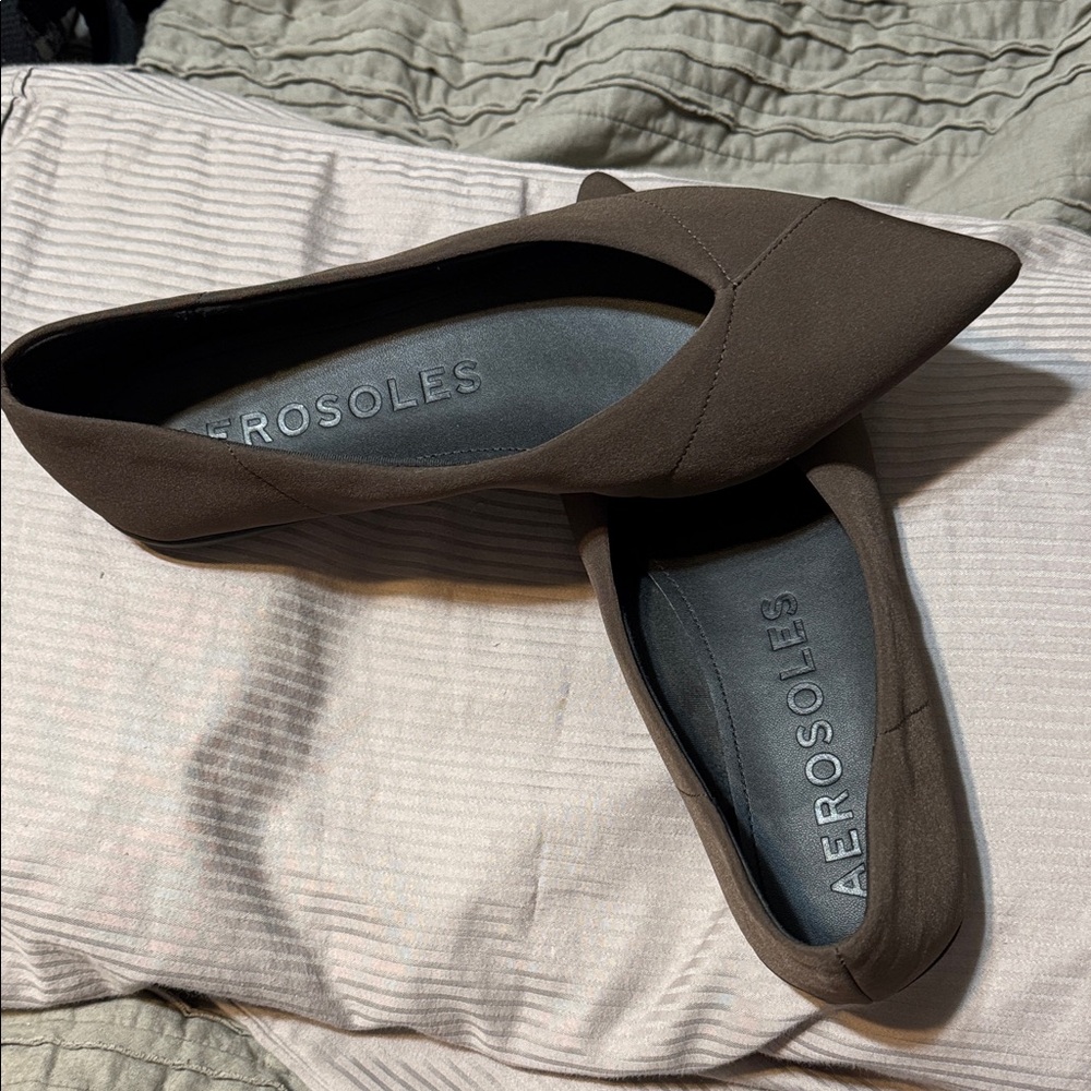AEROSOLES Women's Dark Brown Flats